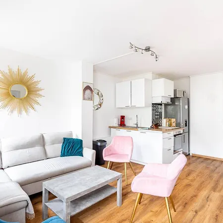 Guestready - Chic Near Passerelle Bichat Parigi